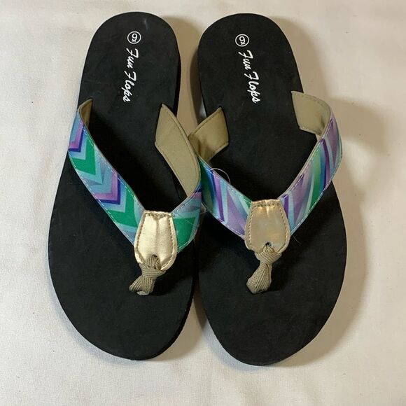 Fun Flops Size 9. Multicolor blue, lilac and green NWOT - Picture 1 of 8